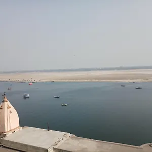 Dwivedi Sri Omkar Palace *** Варанаси